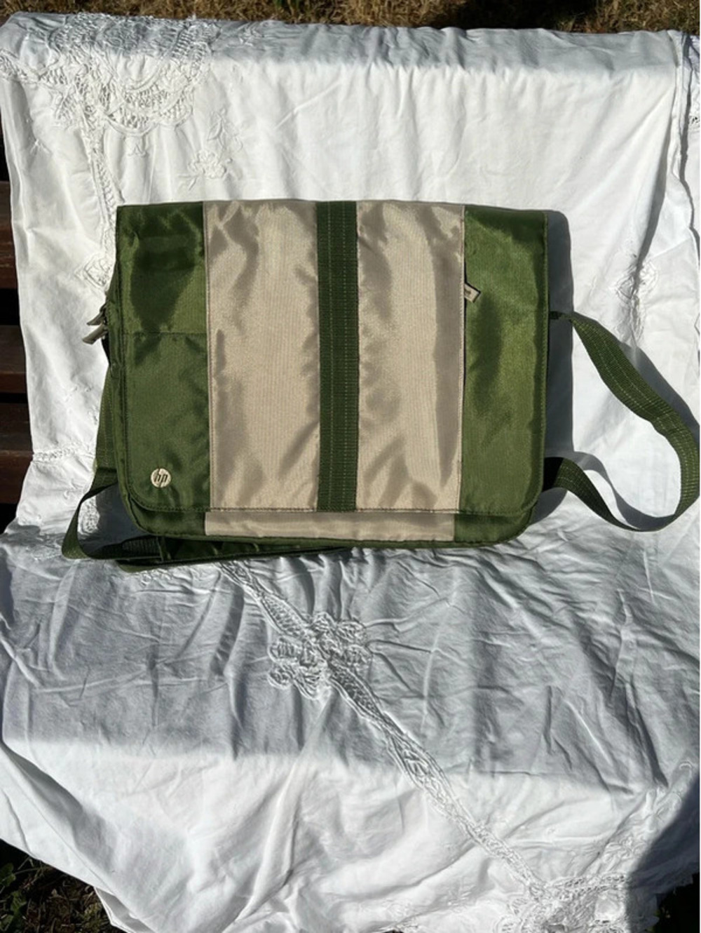 HP green and cream recycled nylon messenger laptop bag